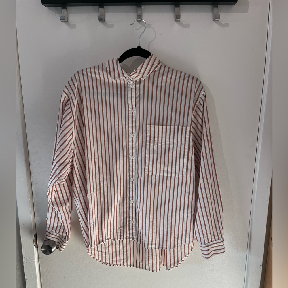 Universal Thread Button Down